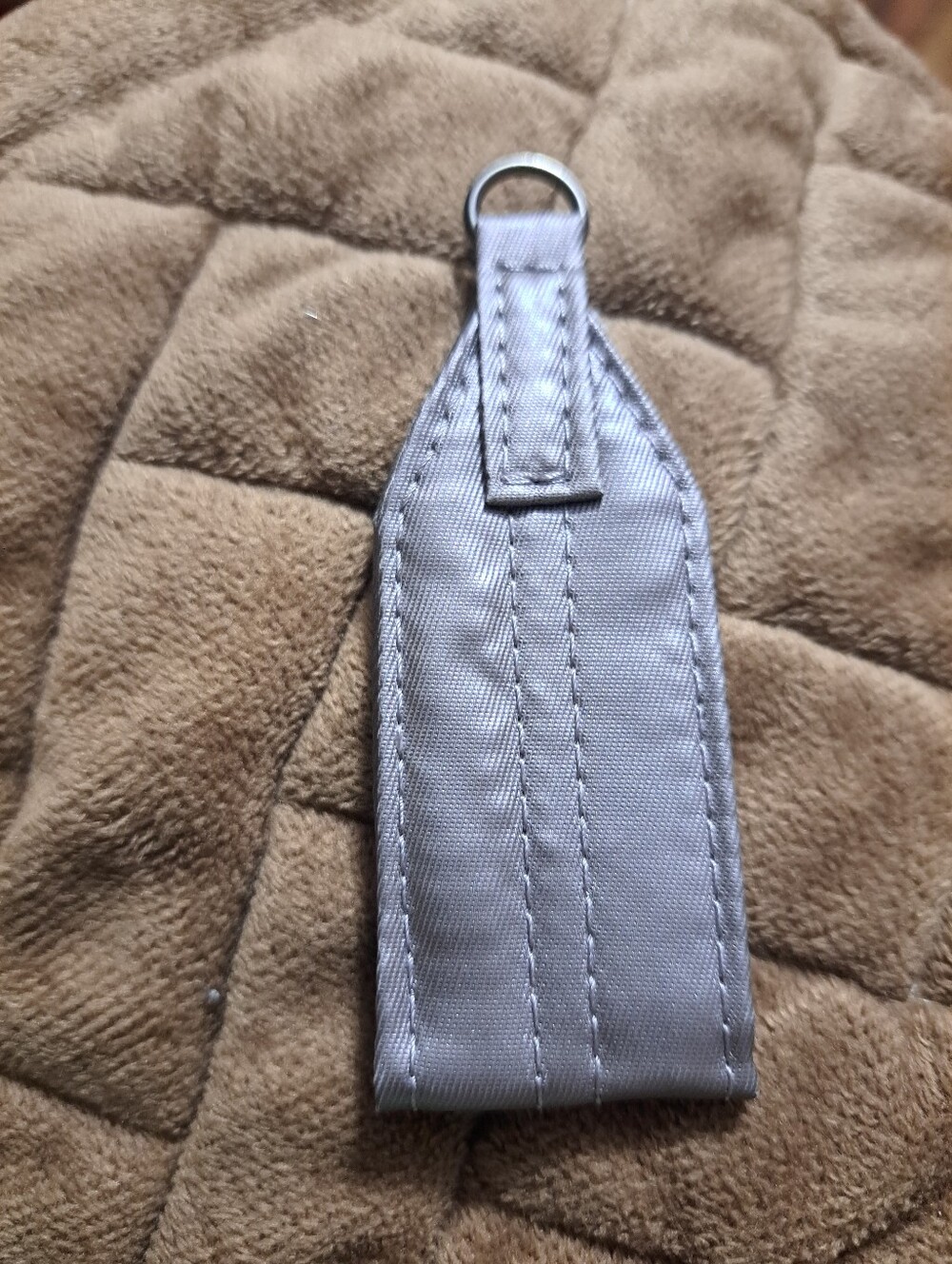 Lug Metallic Pearl Oversized Zip Pull